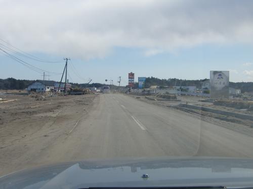 震災で被害を受けた道路